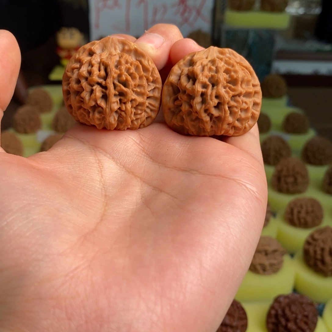 *****核桃秦岭闷尖狮子头34瑕疵