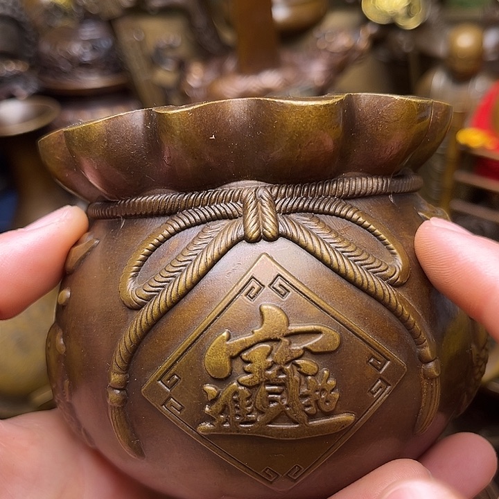 精美铜器批发档口