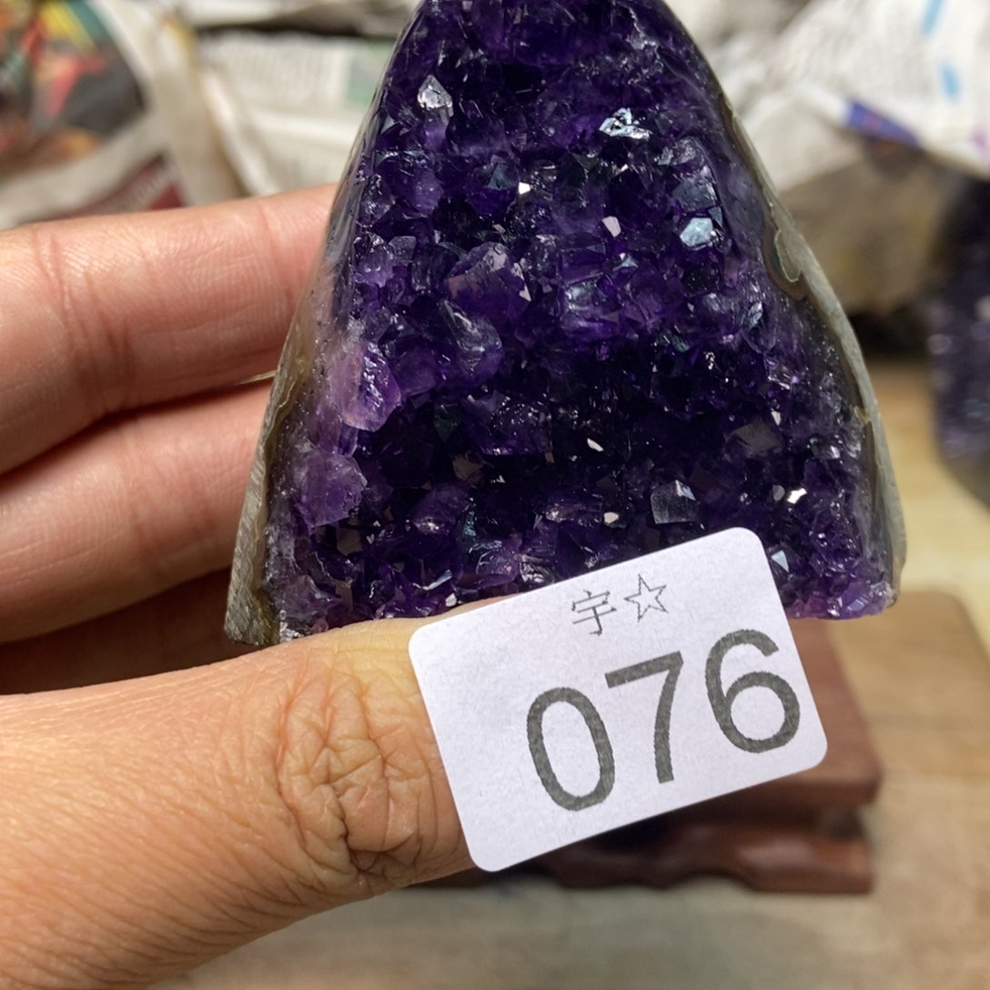 紫晶天然水晶摆件未镶嵌