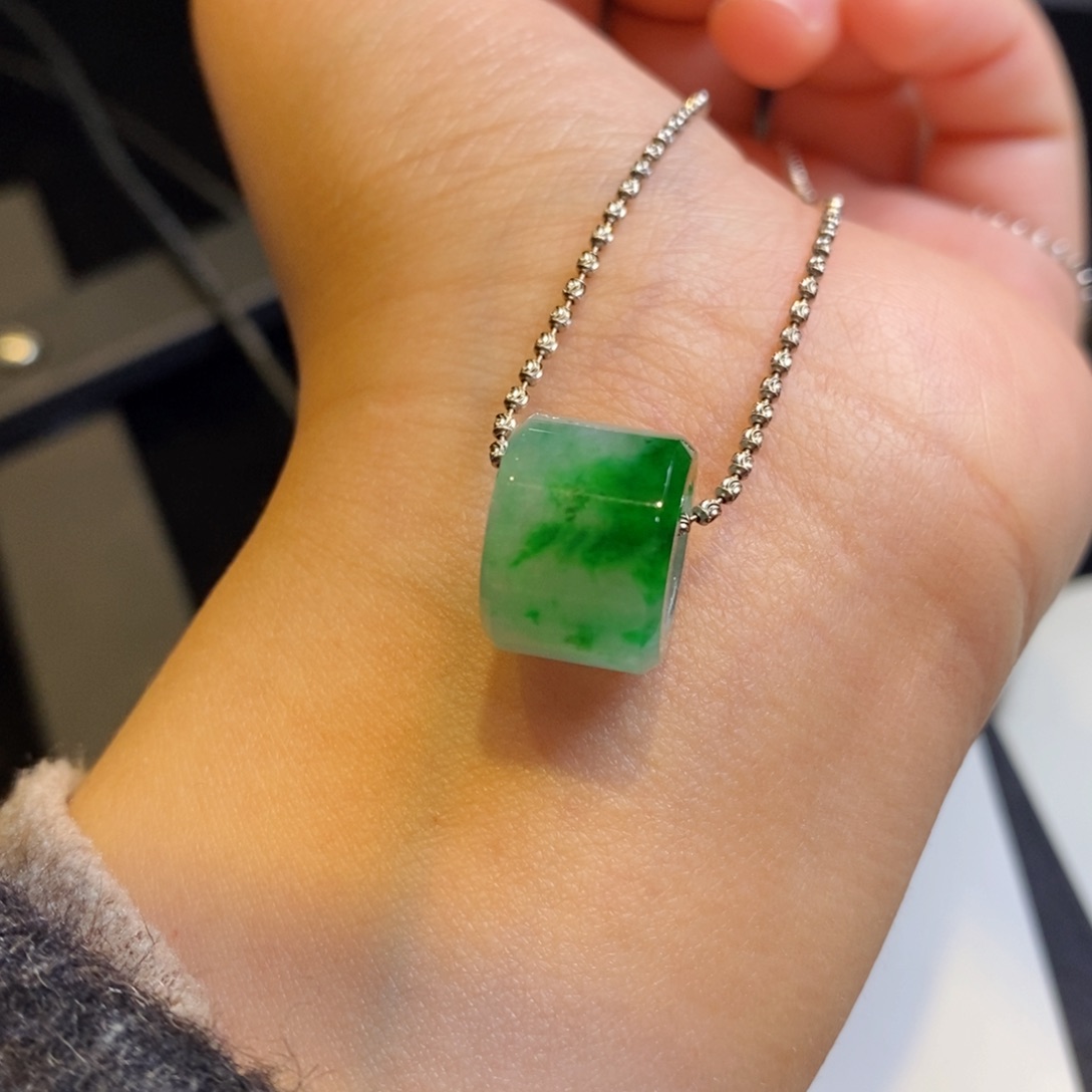 翡翠吊坠(不含链)未镶嵌裸石路路通