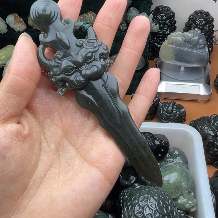 一***念和田玉未镶嵌把件