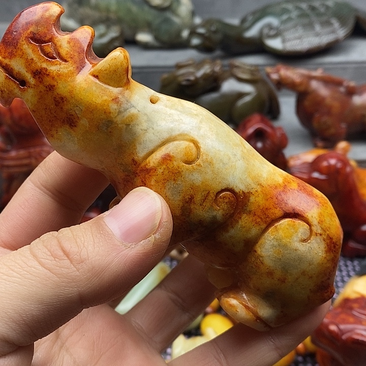 未镶嵌蛇纹石玉颈饰