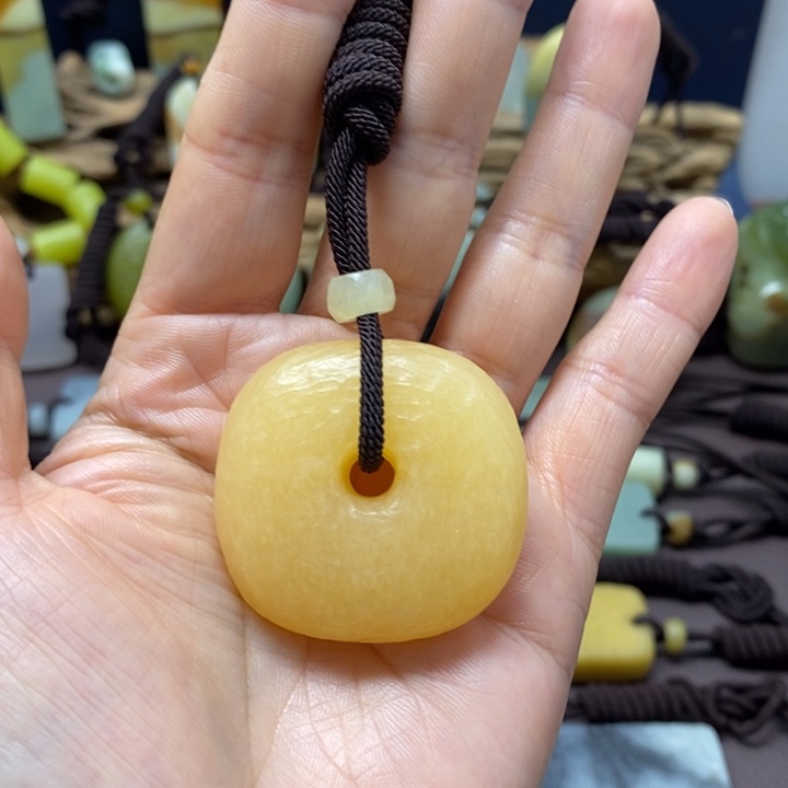 帅***锅蛇纹石玉未镶嵌挂件