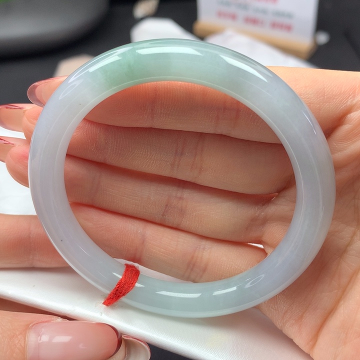 翡翠手镯未镶嵌56圆条