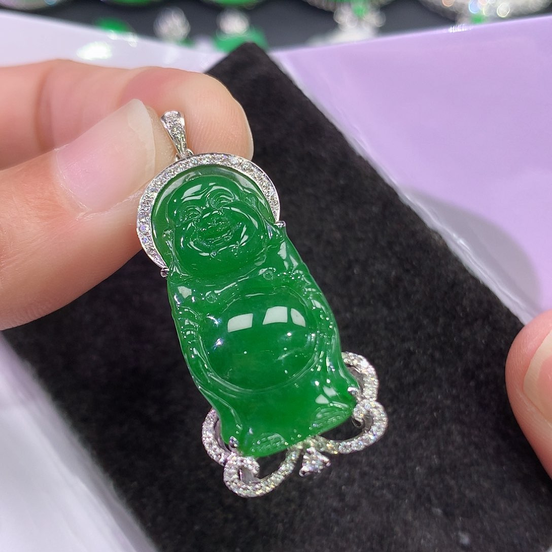 翡翠18K金镶嵌吊坠(赠链)