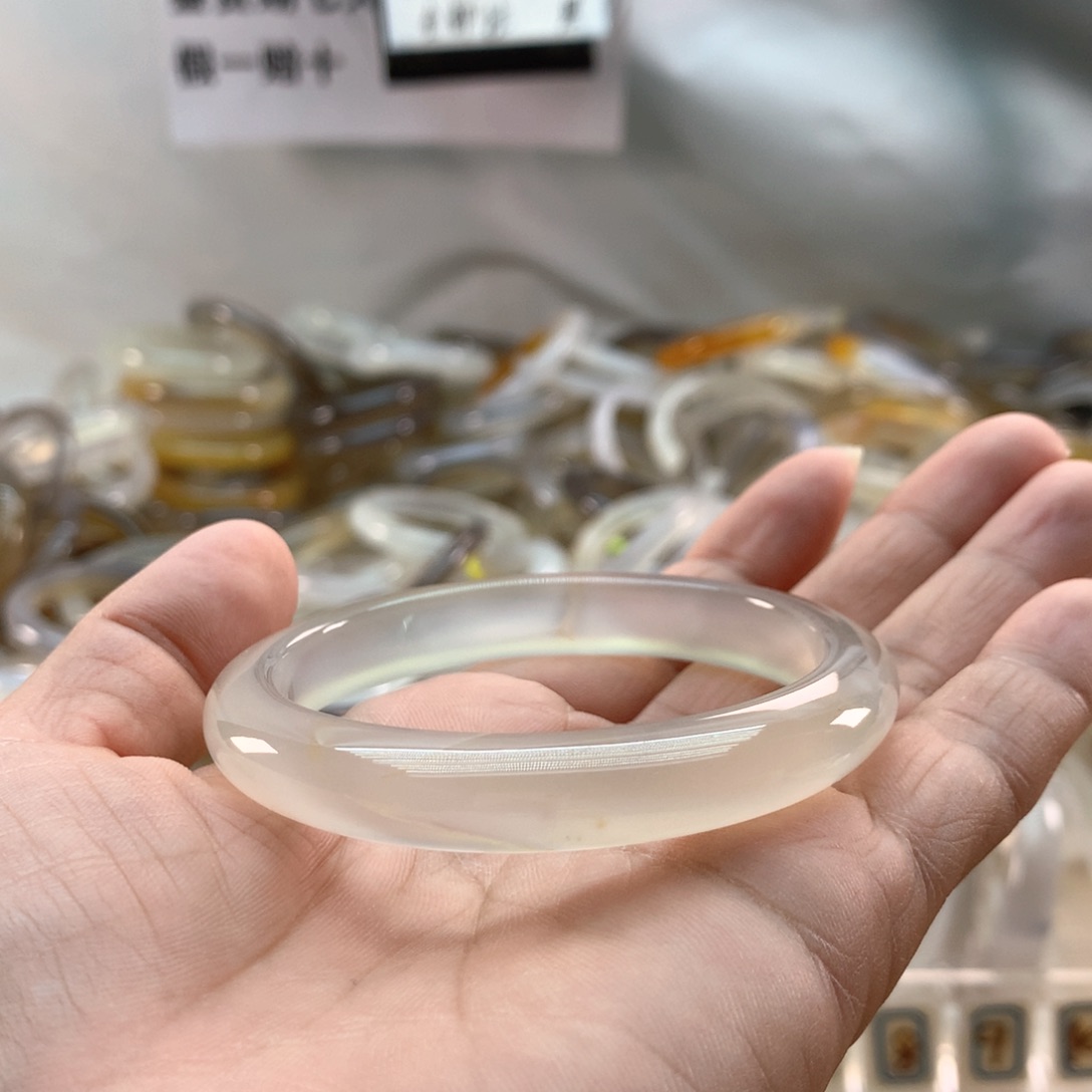 手镯玛瑙/玉髓未镶嵌