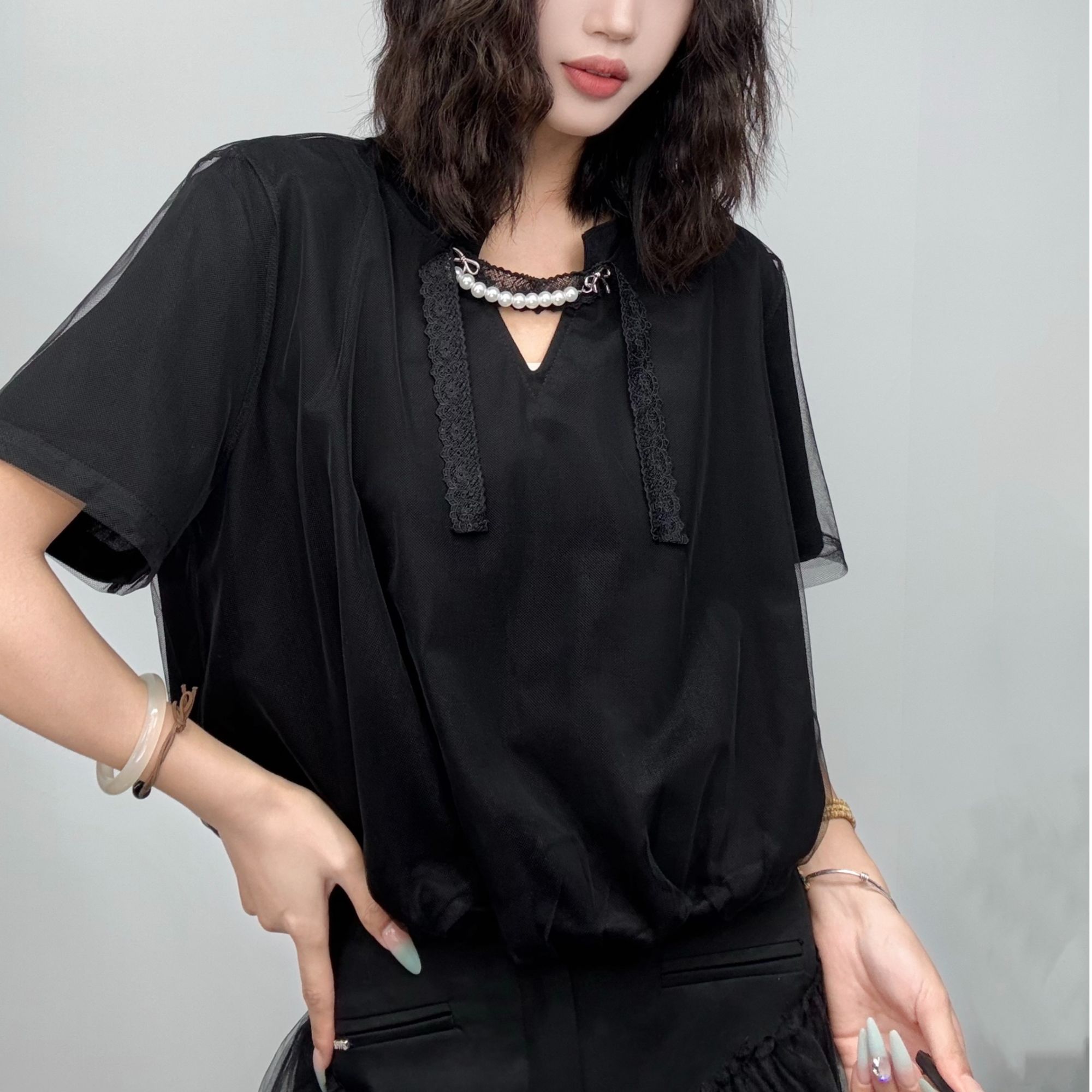 196#T恤夏季2025新款欧洲站设计感重工钉珠拼接蕾丝钩花无袖上衣