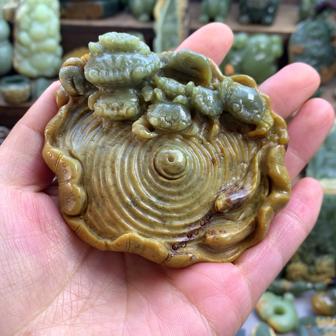 未镶嵌岫岩河磨玉（透闪石质玉）珠宝奇石