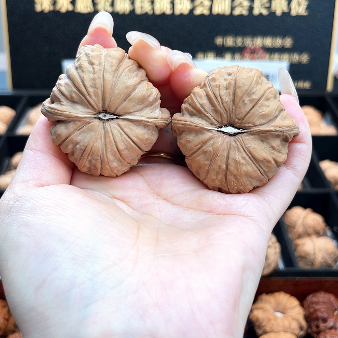 把件文玩核桃44南瓜全品近圆大肉纹正肩4418