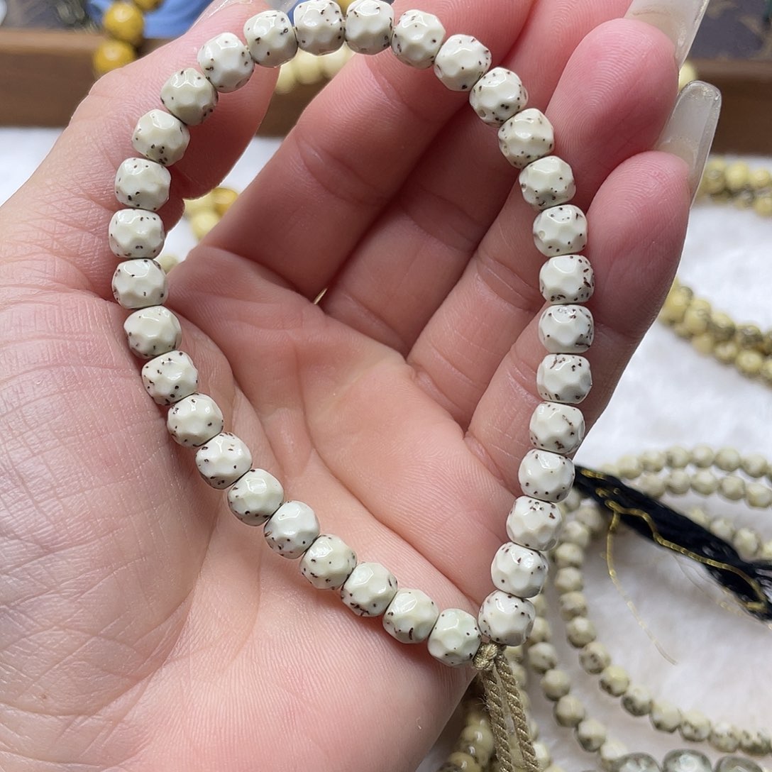 吊坠星月菩提石玉料古瓷白小细星无相手持卡7