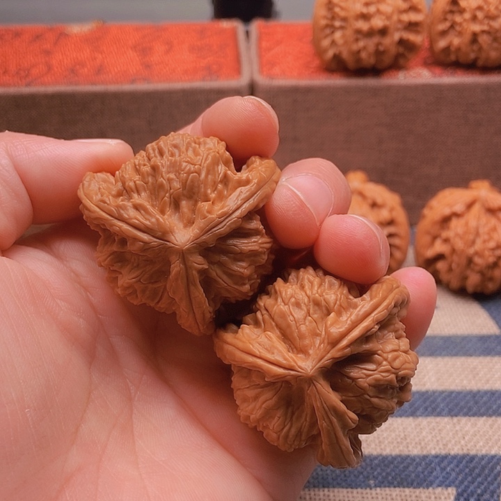 吊坠文玩核桃嗯***嗯三棱