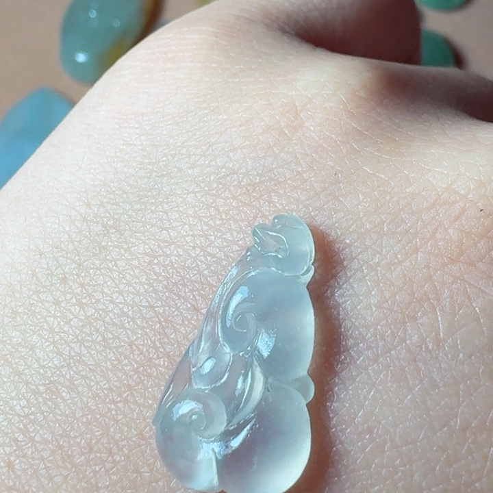 定制翡翠未镶嵌如意