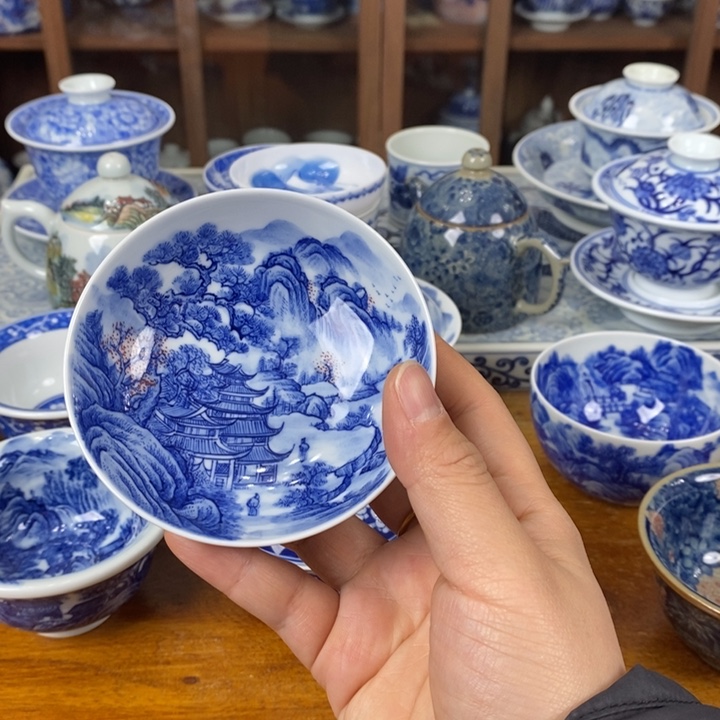 青花手绘山水普洱杯