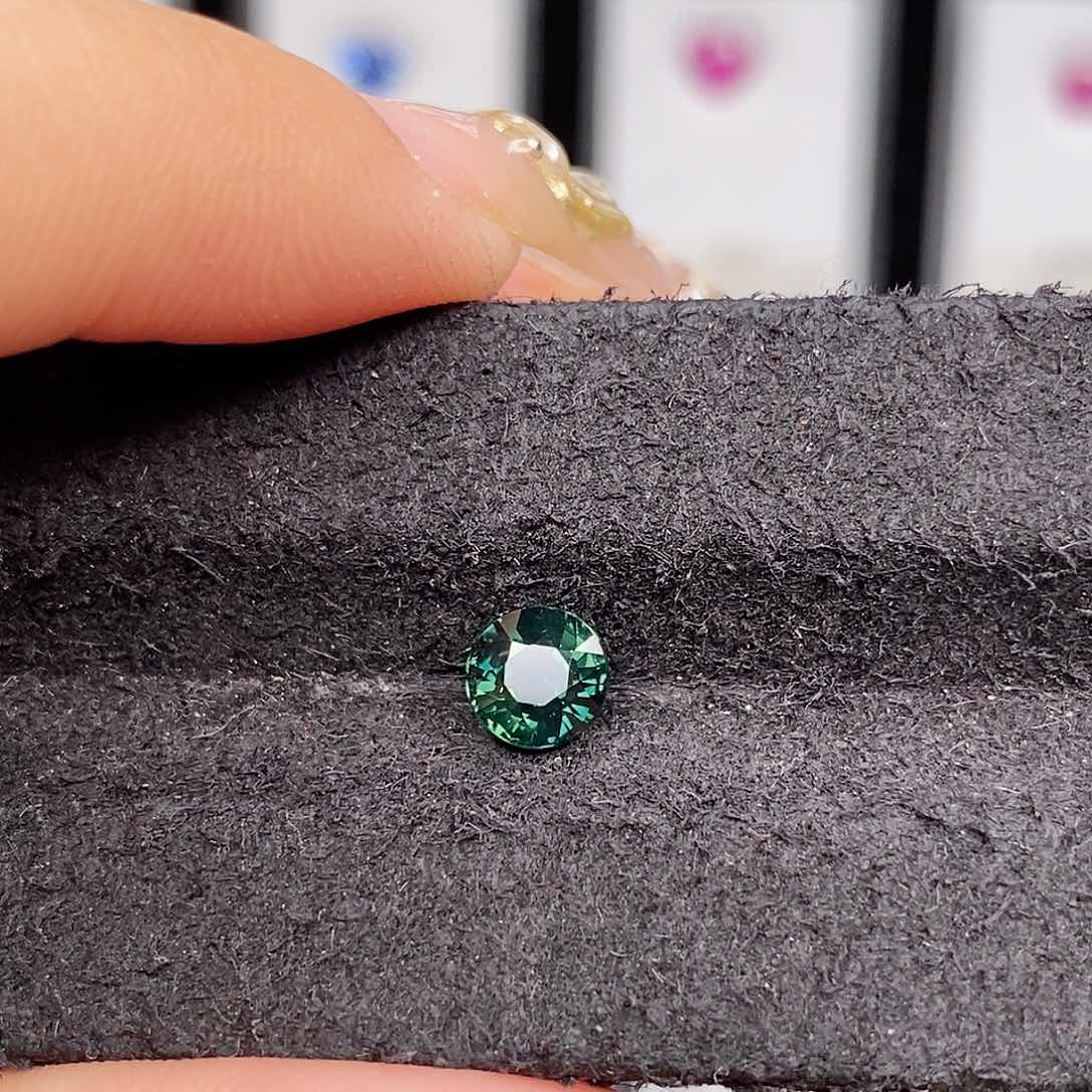 蓝宝石裸石未镶嵌1360号1.27ct