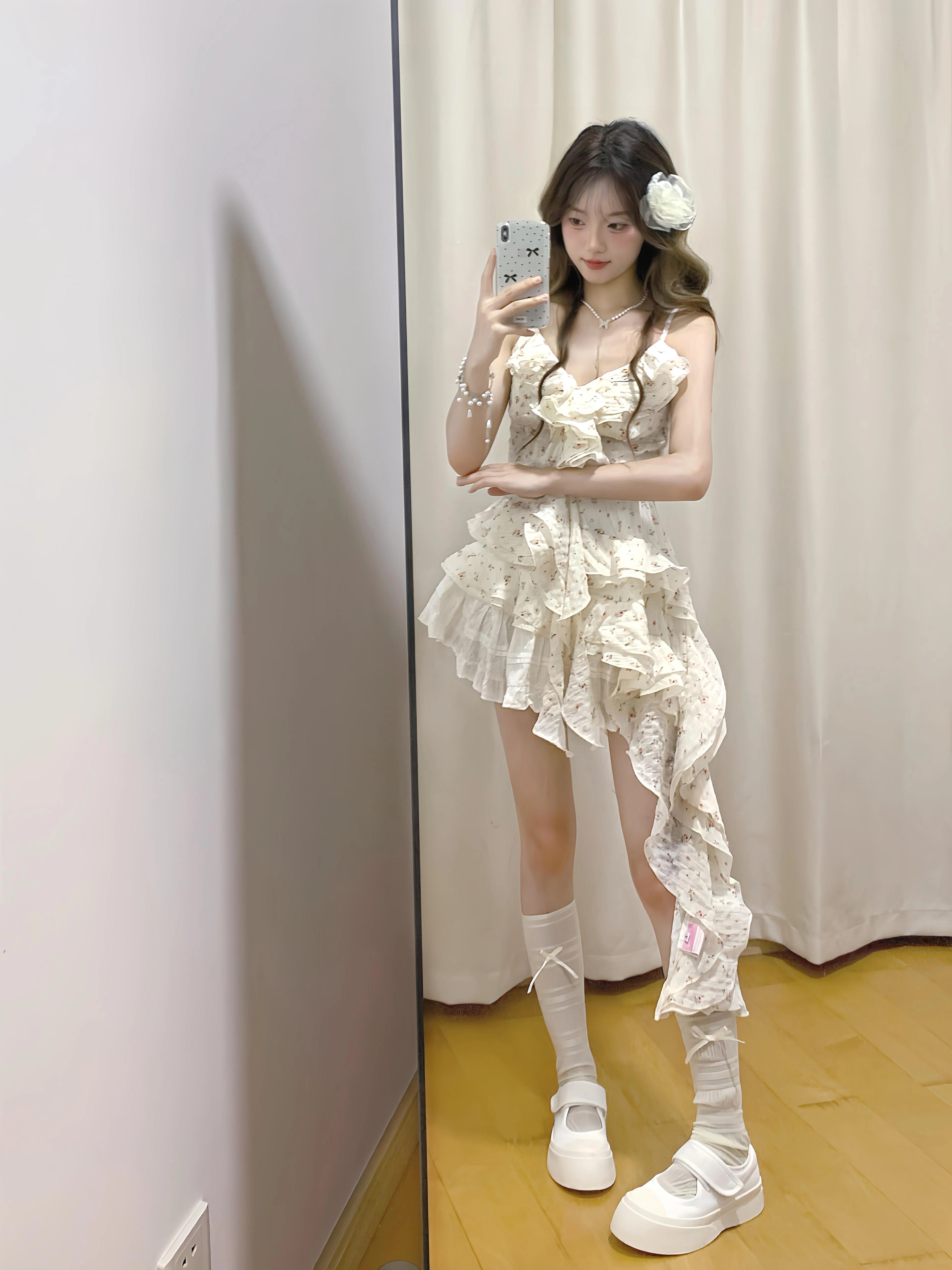 甜辣妹碎花吊带连衣裙女夏季不规则荷叶边公主裙收腰设计感长裙子