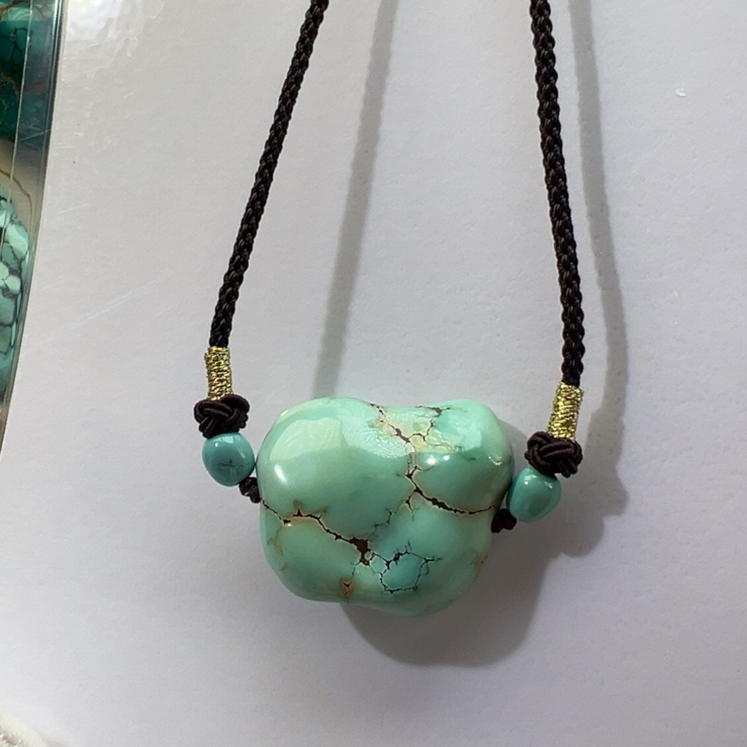 绿松石未镶嵌挂件