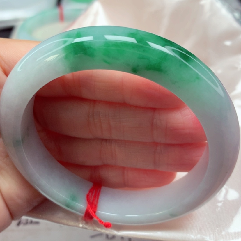 【闪购商品】翡翠手镯未镶嵌冰胶辣绿手镯5758圈11号