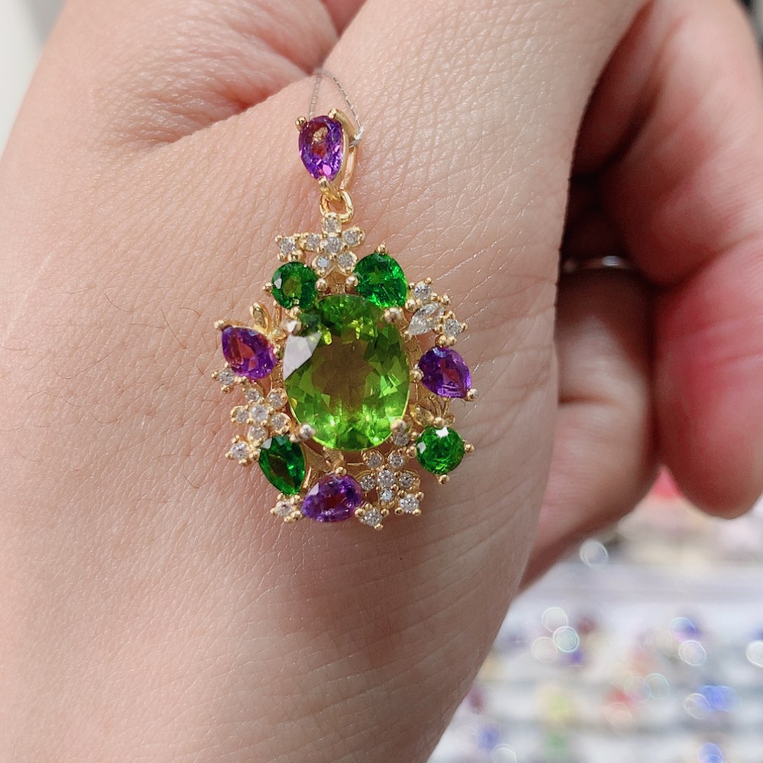 橄榄石吊坠赠链银S925镶嵌