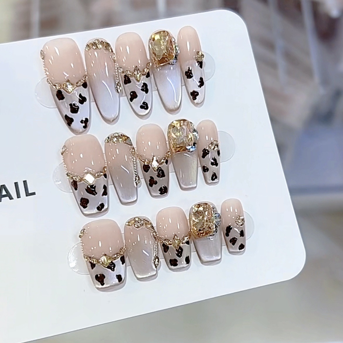 奈姿 纯手工光疗穿戴美甲豹纹小姐猫眼批发成品重复使用