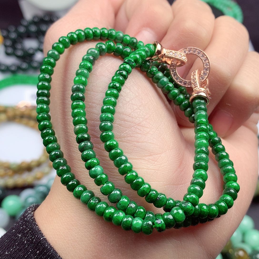 翡翠颈饰未镶嵌项链