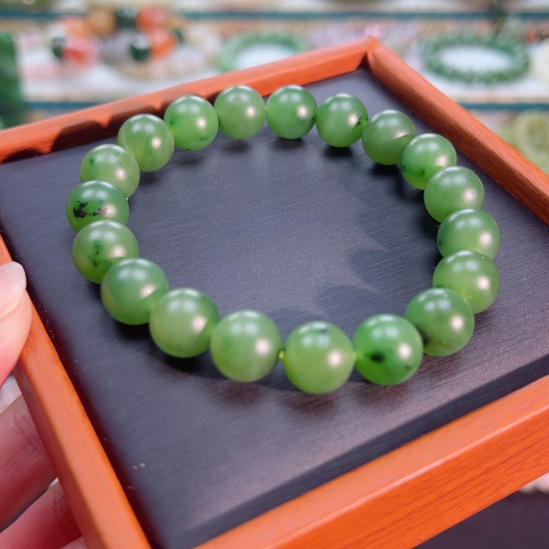 和田玉手串未镶嵌碧玉卡10