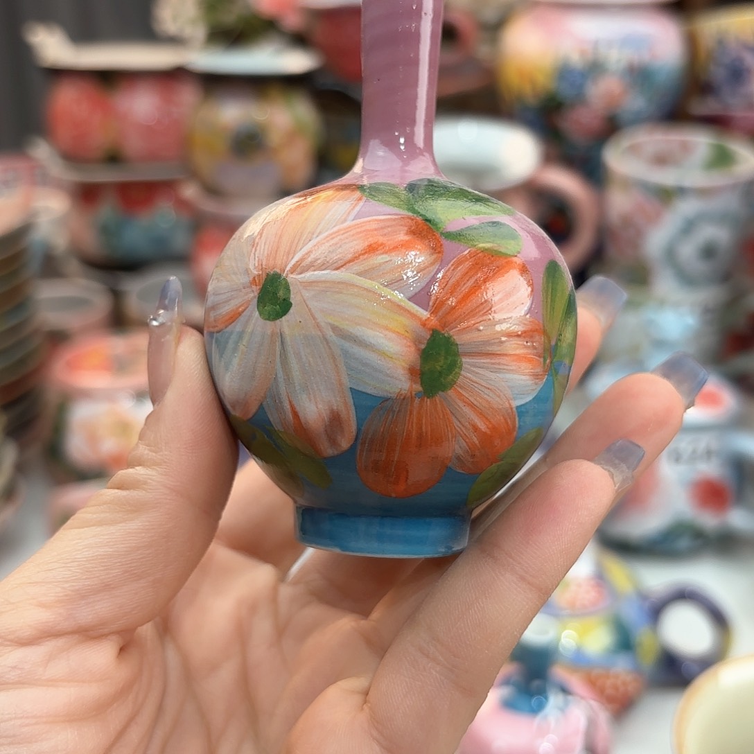 瓷片在干嘛我也在洗头发睡觉啊