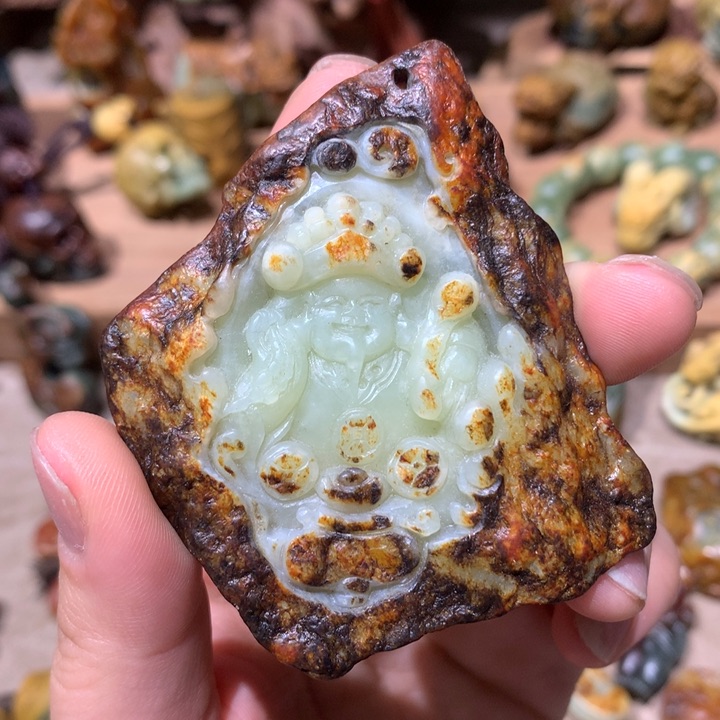 未镶嵌岫岩河磨玉（透闪石质玉）把件