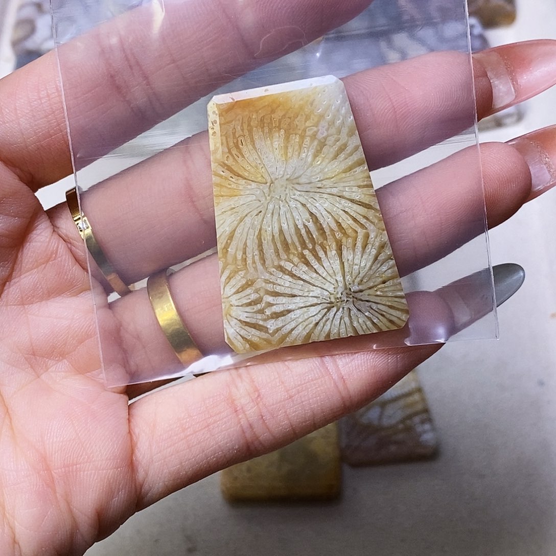 合金颈饰硅化玉铃****光