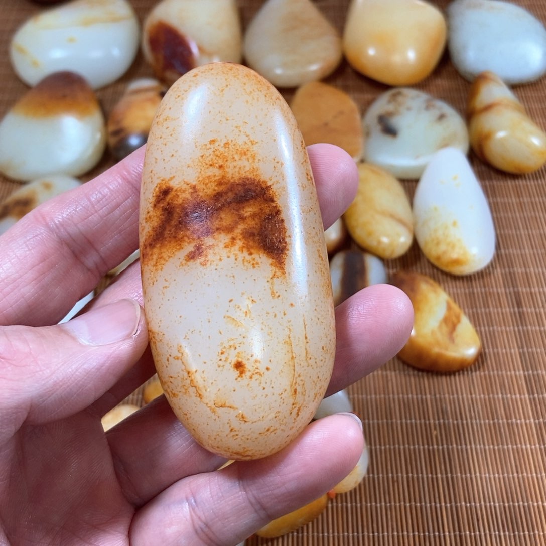 和田玉手把未镶嵌逗*哥