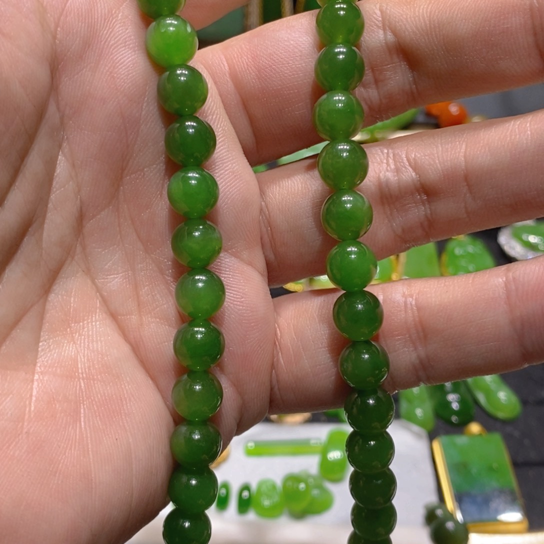 和田玉（碧玉）颈饰未镶嵌