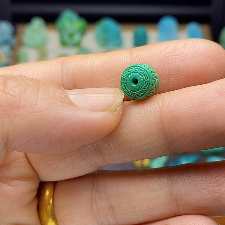 绿松石颈饰未镶嵌