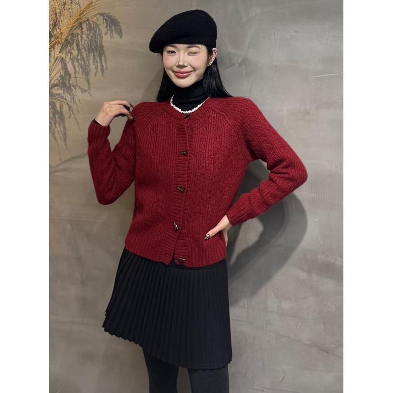 689#欧洲站2025冬新款时尚圆领宽松显瘦百搭花线牛角扣针织开衫