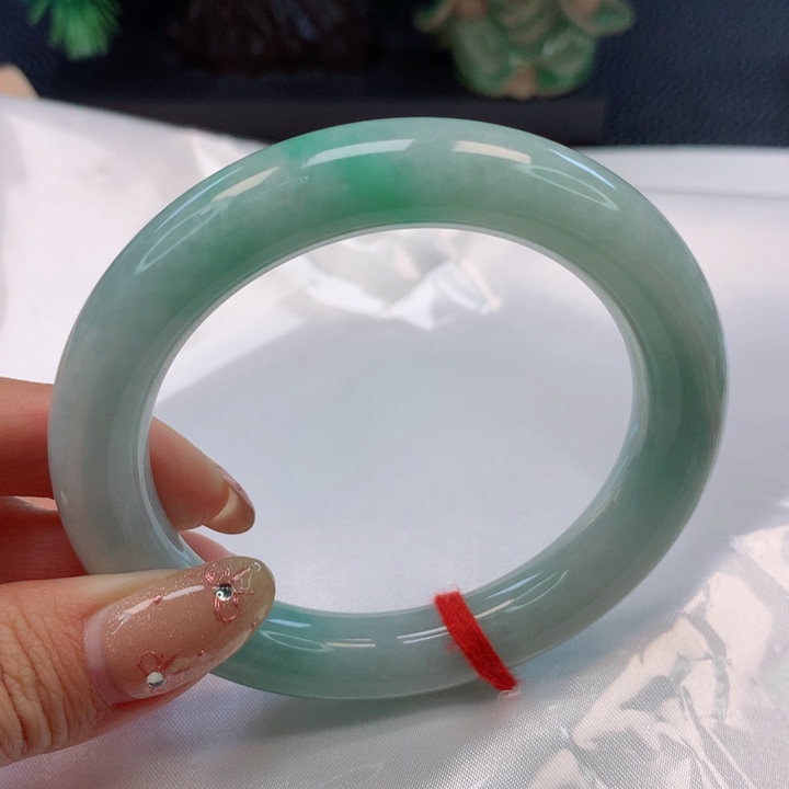 翡翠手镯（圆镯）未镶嵌哆*