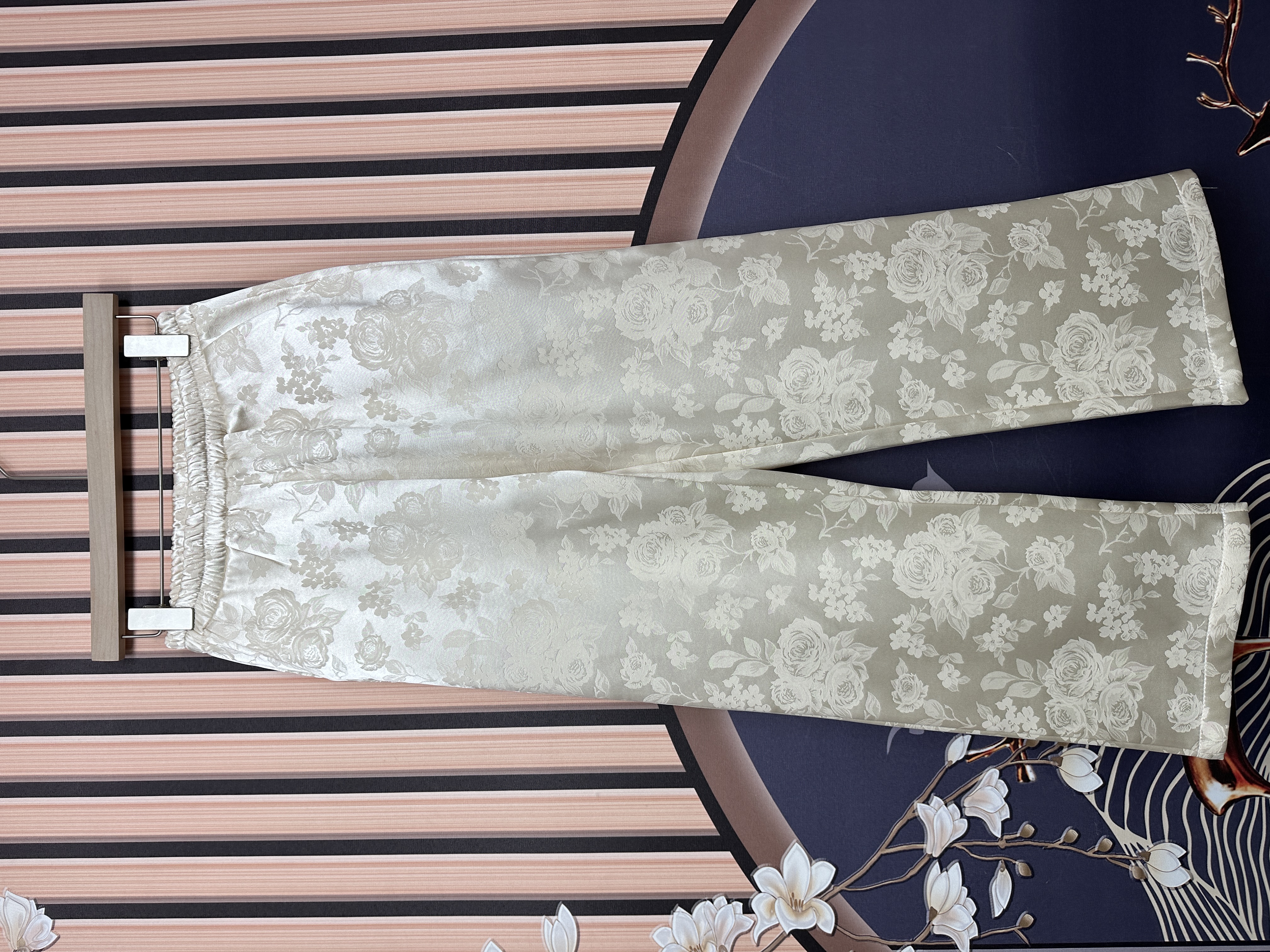 冬季加绒加厚提花裤修身百搭好看时尚保暖直筒裤