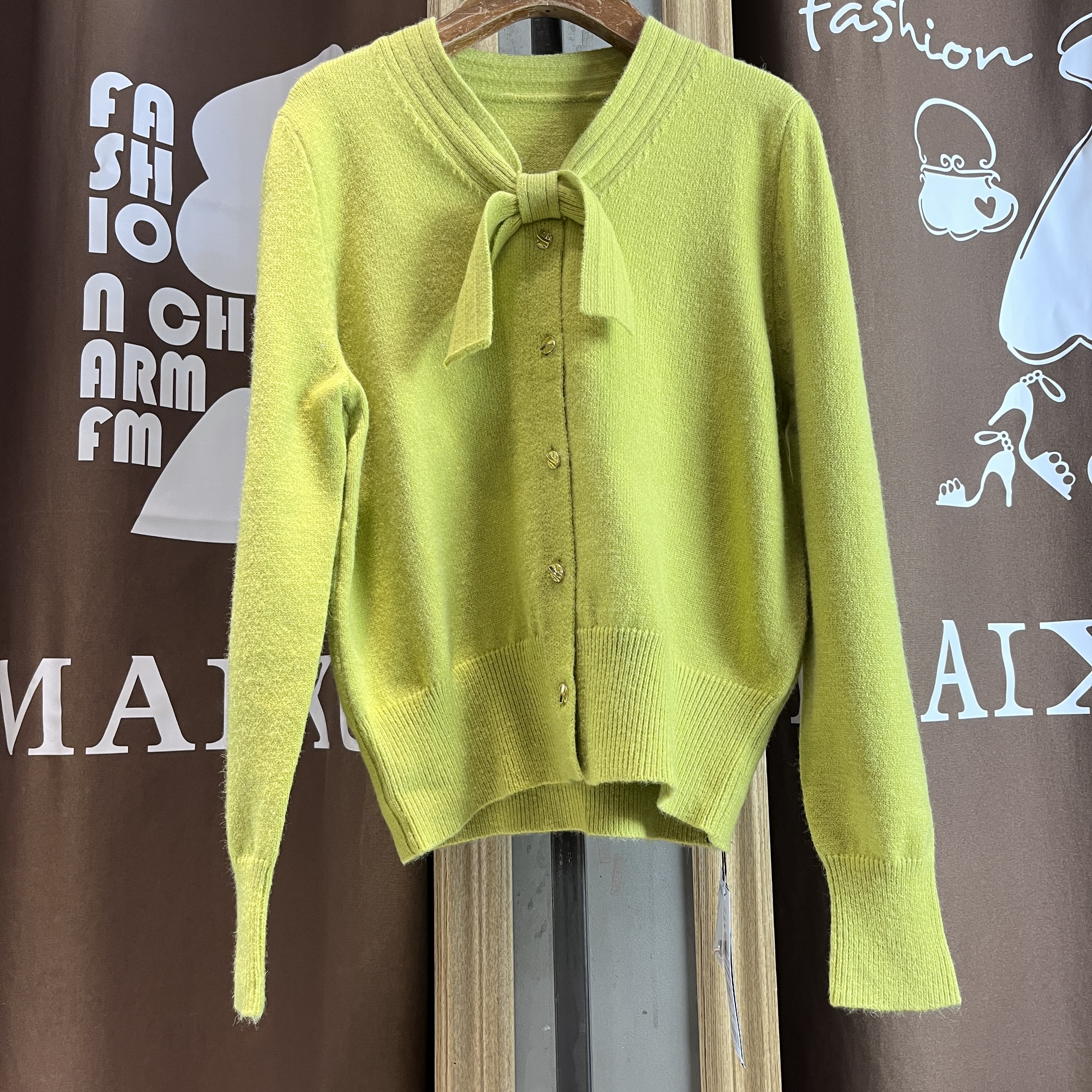 麦寻MYKZS22Z冬季新款2025减龄V领开衫毛衣百搭时尚高级感毛衣女