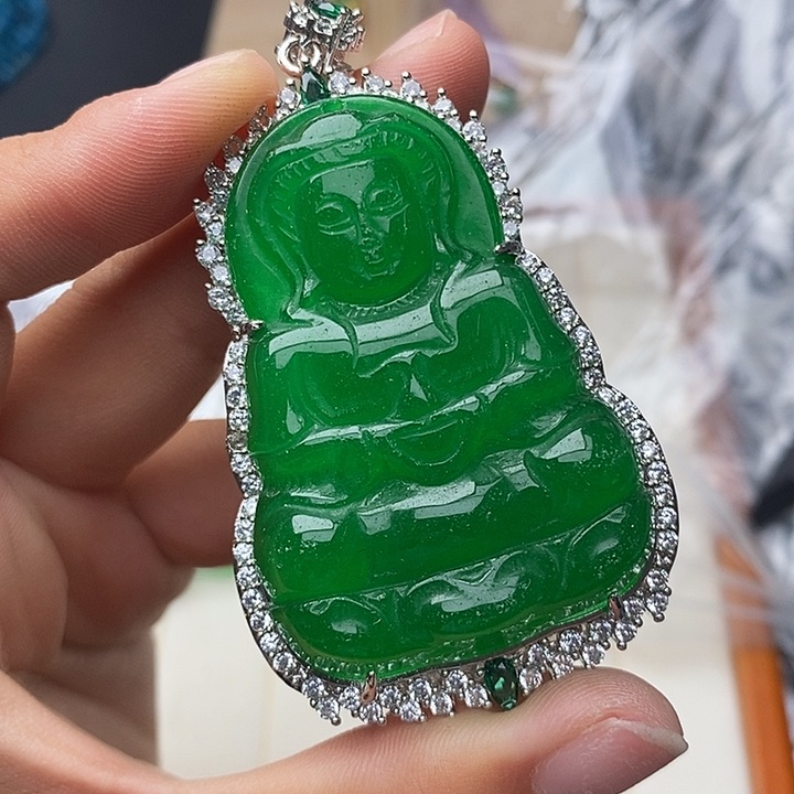 翡翠未镶嵌颈饰180手串