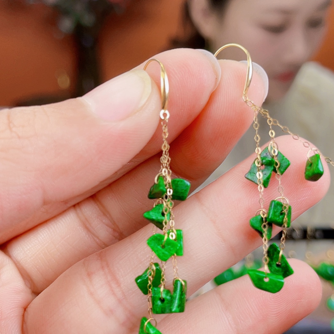 翡翠18K金镶嵌耳饰