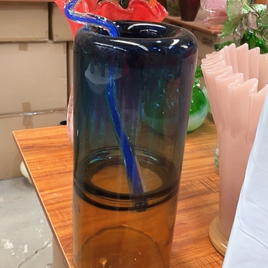 琉璃花瓶高33厘米宽8厘米