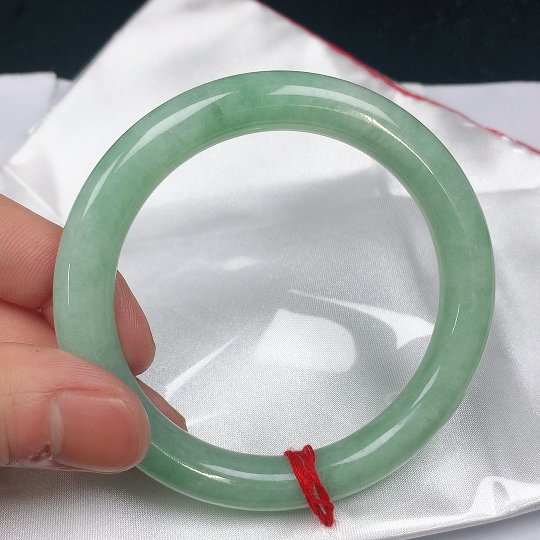 翡翠手镯未镶嵌圈57