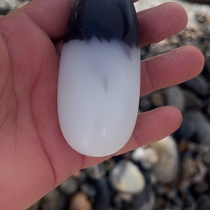 和田玉（糖玉）未镶嵌珠宝奇石