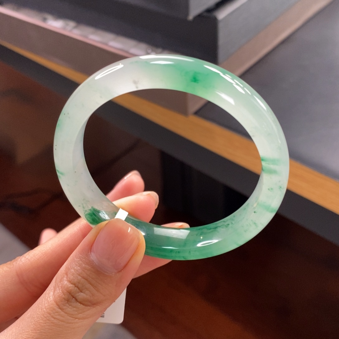 石英质玉手镯未镶嵌天然