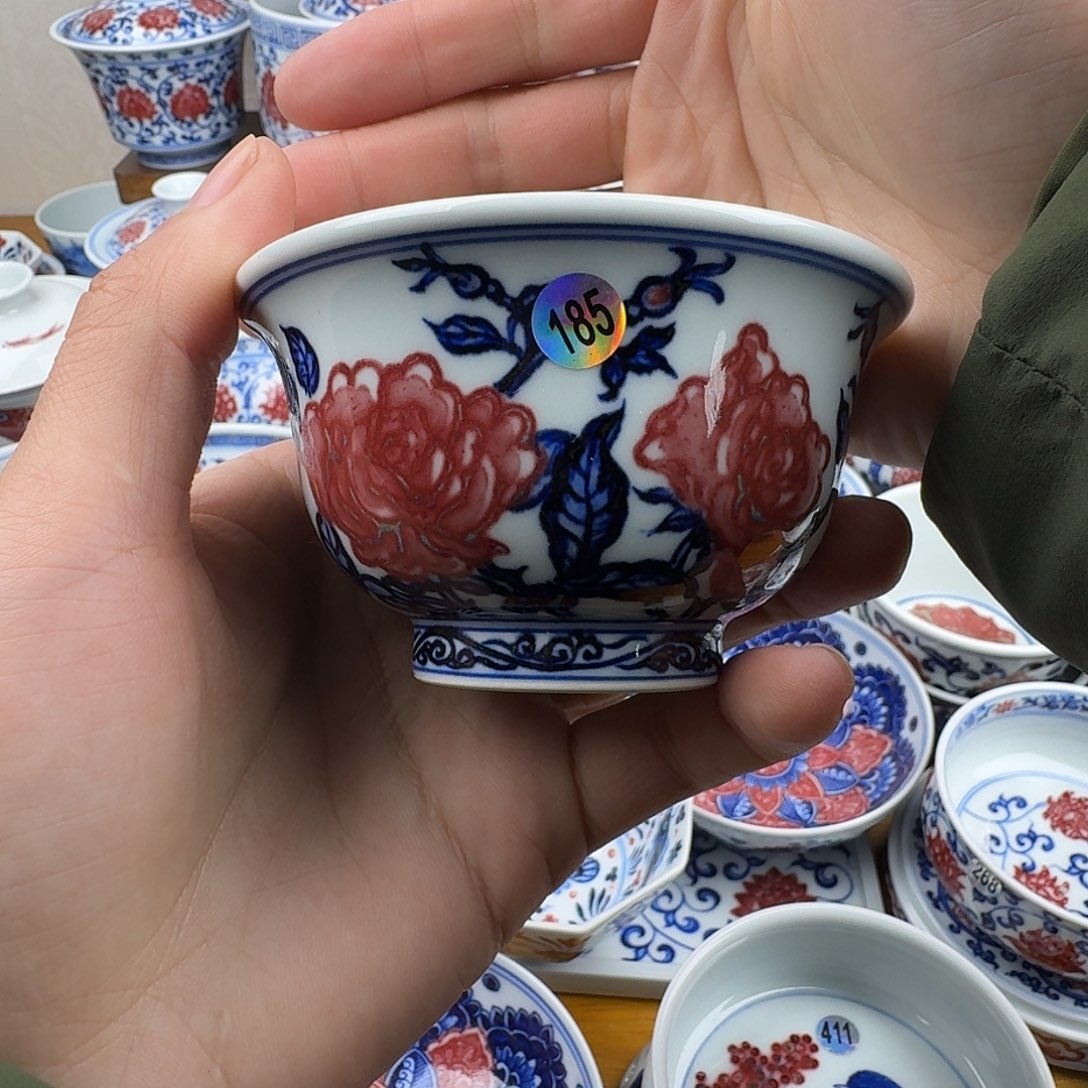 余***余青花釉里红压手杯