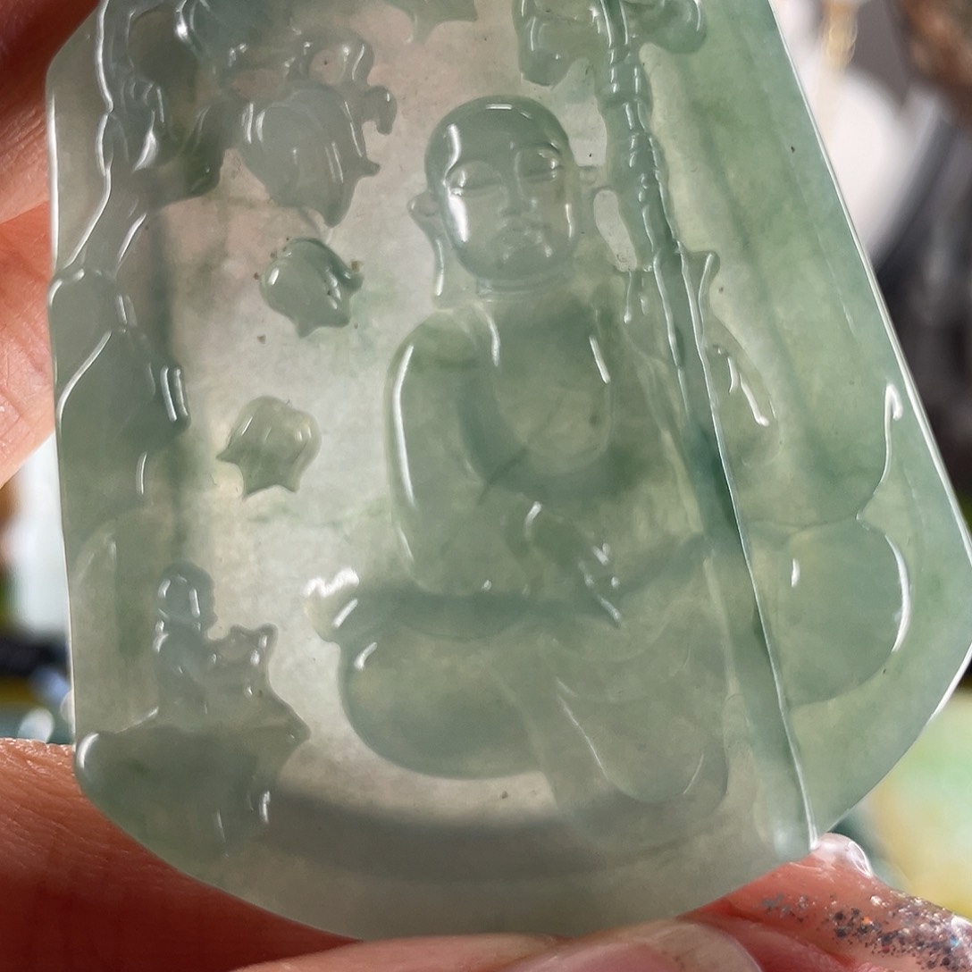 翡翠颈饰未镶嵌牌子