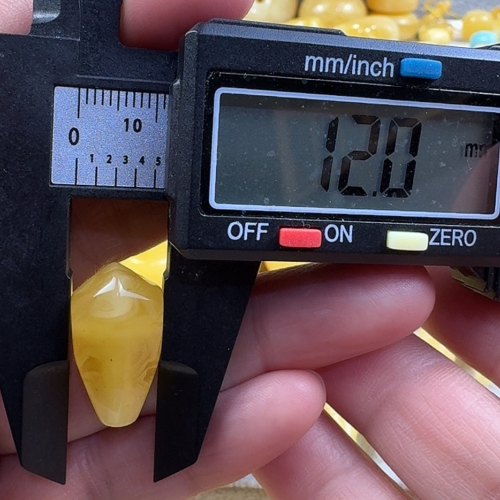 蜜蜡未镶嵌裸石17杂