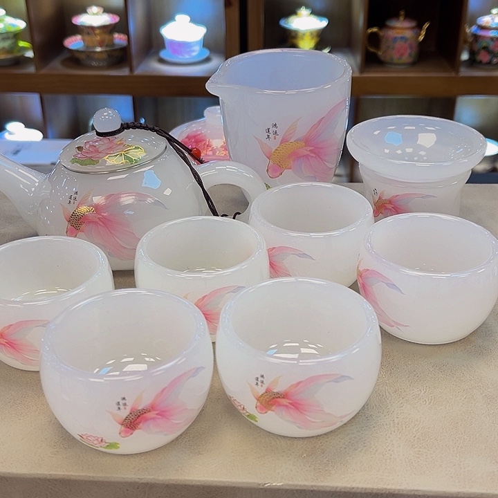 段泥茶杯吧啦吧啦的说了一句我不