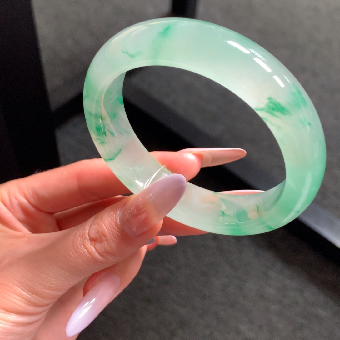 石英质玉未镶嵌手镯