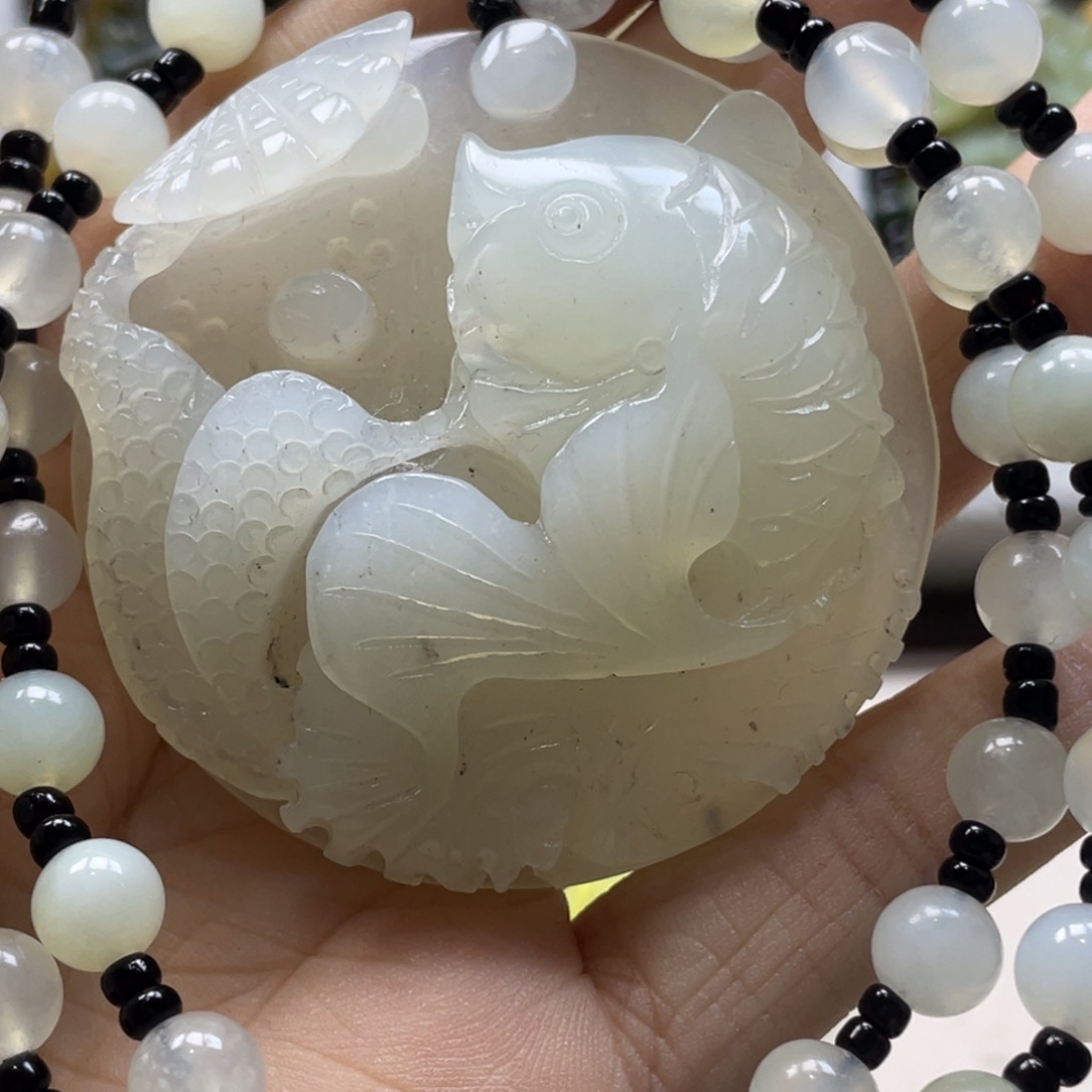 蛇纹石玉颈饰未镶嵌