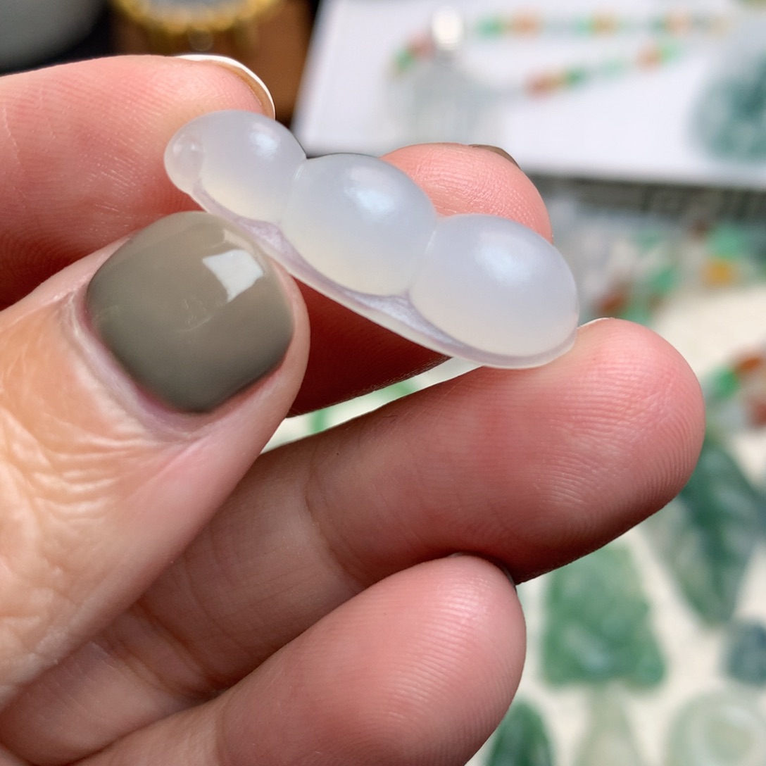 未镶嵌定制翡翠豆子