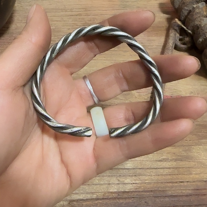 也***是合成树脂民俗老物件，包老包邮。