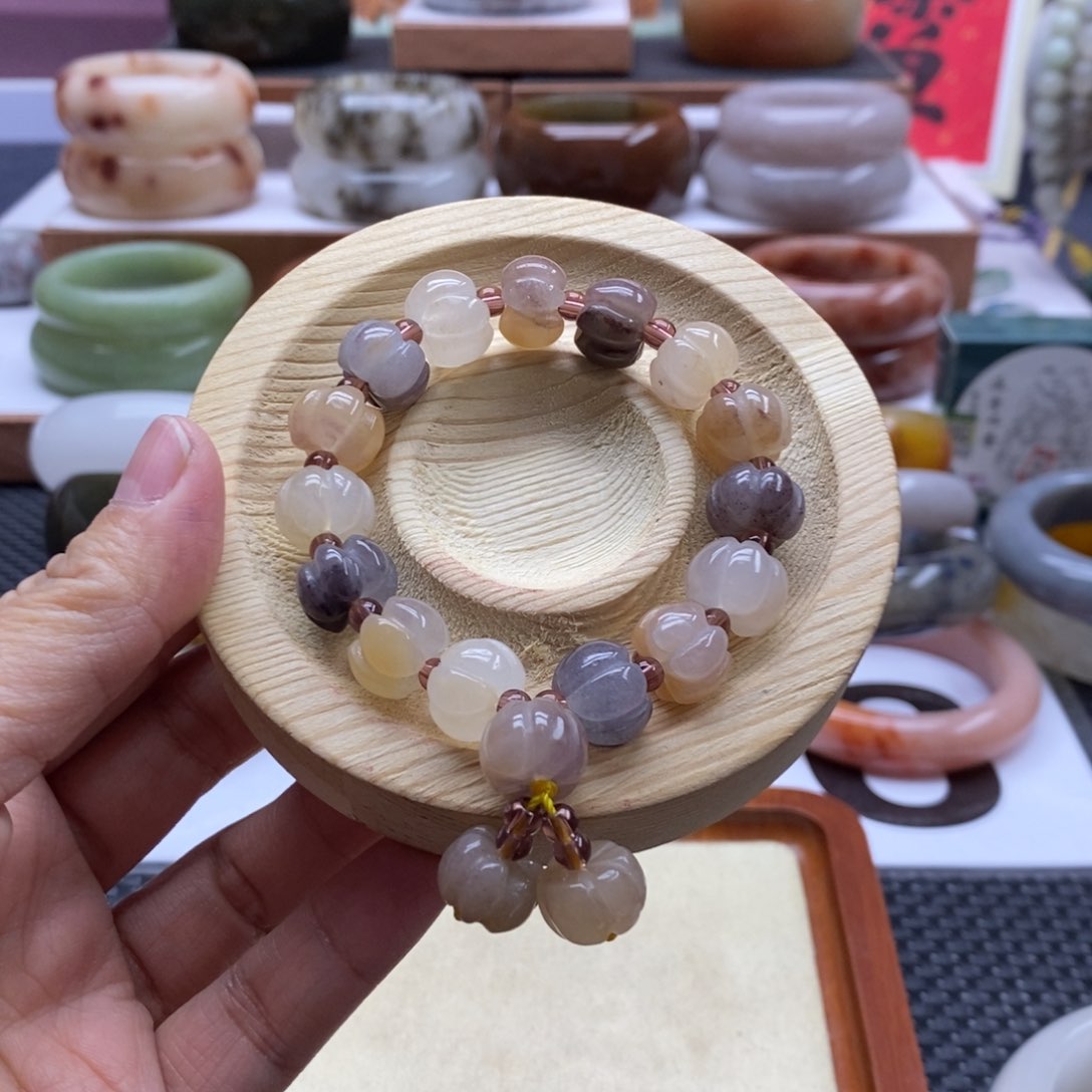 石英质玉未镶嵌手镯